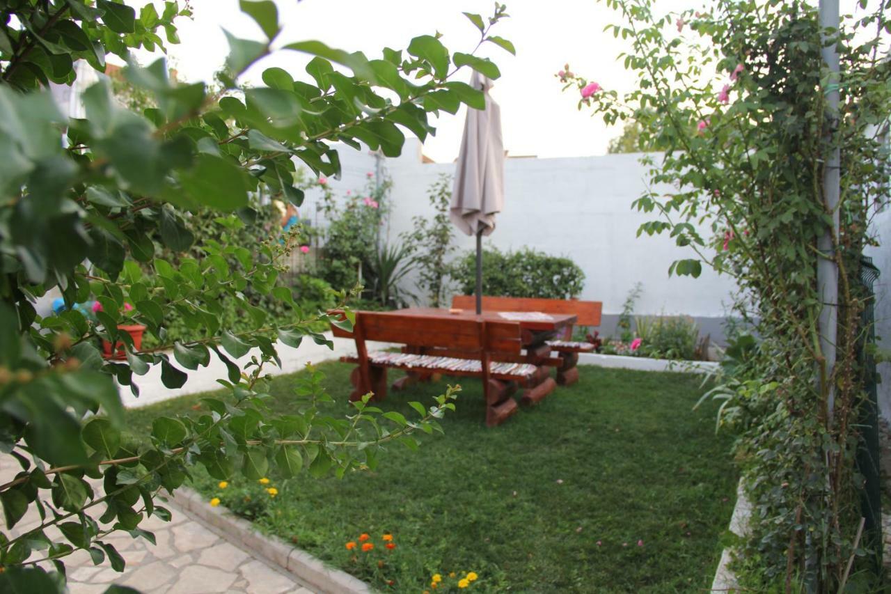 Holiday Home Flora Mostar Eksteriør billede